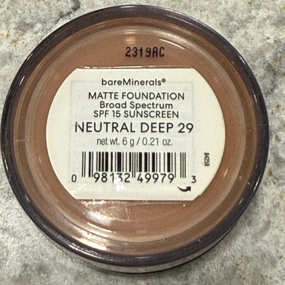 bareMinerals Matte Foundation Broad Spectrum SPF 15 Neutral Deep 29 0.21 oz - Picture 2 of 3
